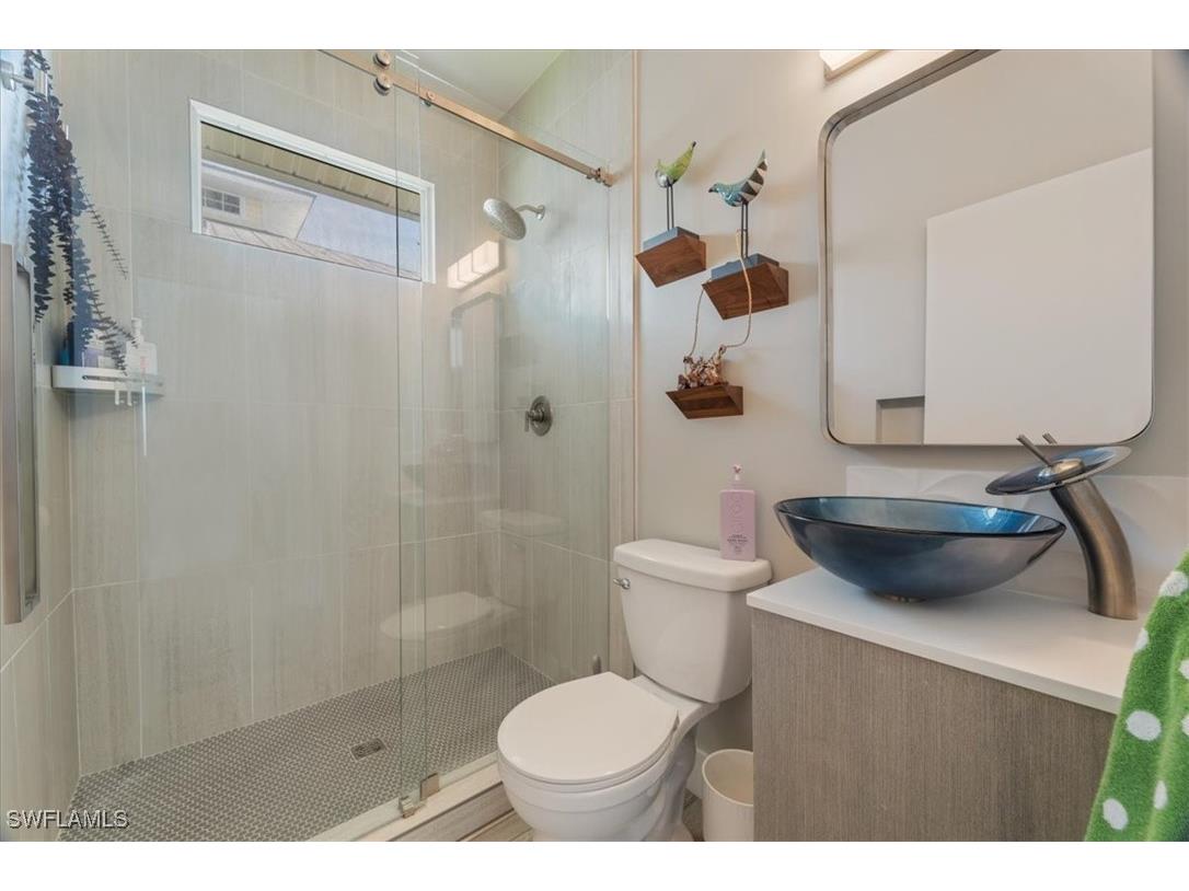 1282 Venetian Way Naples FL 34110 226001840 image32