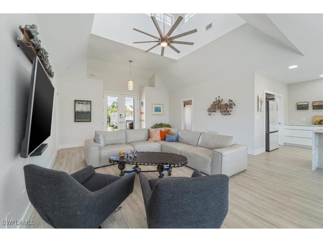 1282 Venetian Way Naples FL 34110 226001840 image8