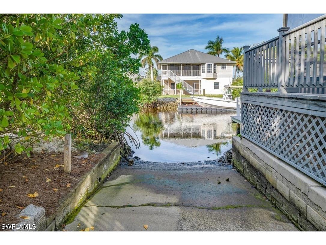 1283 Grand Canal Drive Naples FL 34110 226017988 image4