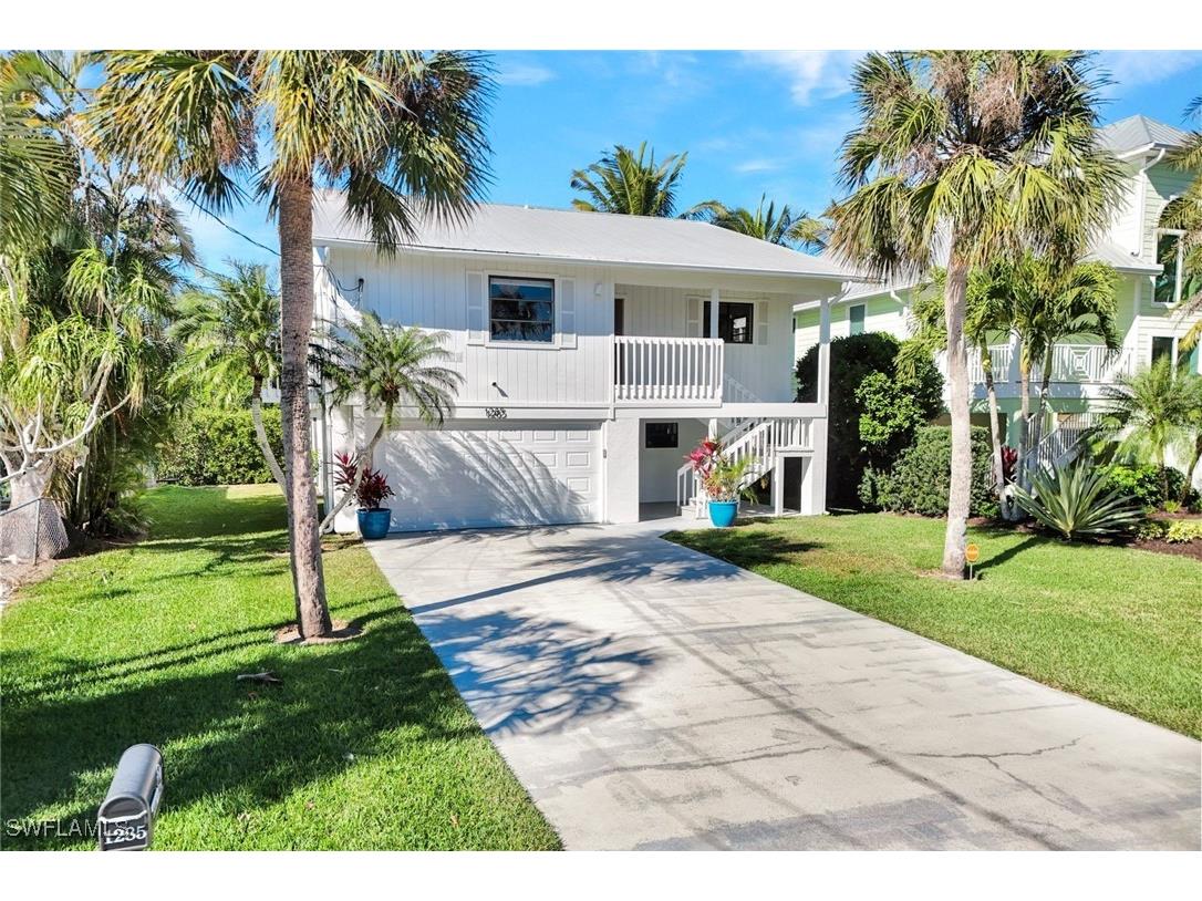 1285 Grand Canal Drive Naples FL 34110 226004683 image1