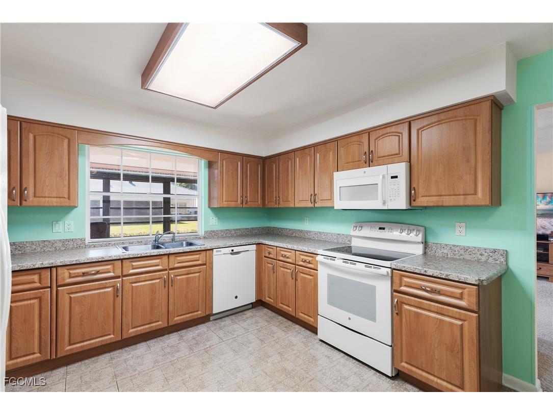 1286 Broadwater Drive Fort Myers FL 33919 2026000324 image10