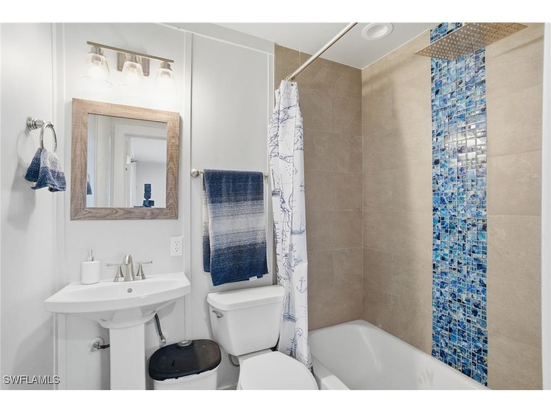 1286 Venetian Way Naples FL 34110 226004500 image28