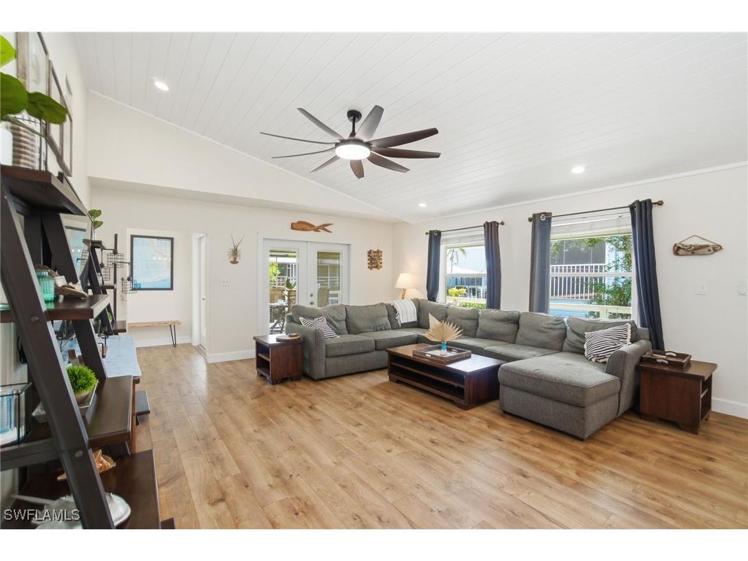1286 Venetian Way Naples FL 34110 226004500 image6