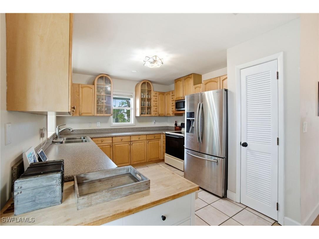 1286 Venetian Way Naples FL 34110 226004500 image8