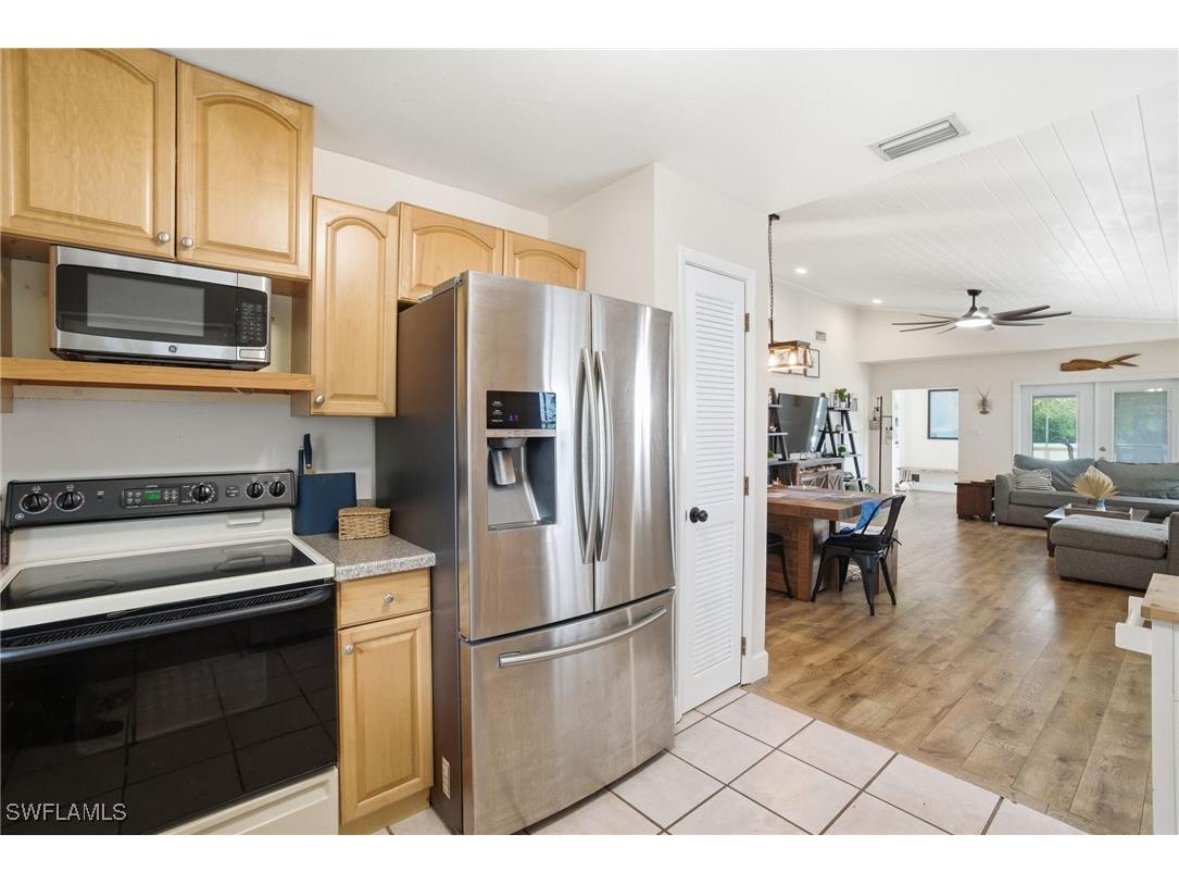1286 Venetian Way Naples FL 34110 226004500 image9