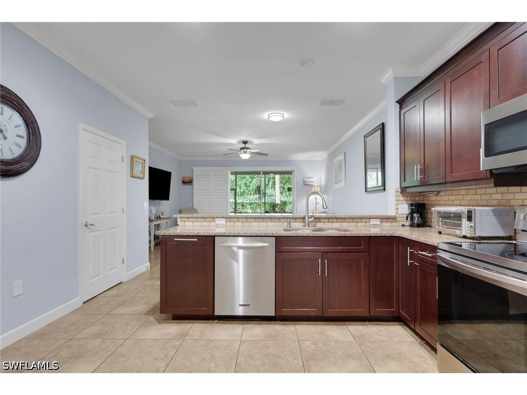 1289 Oxford Lane #228 Naples FL 34105 226014498 image1