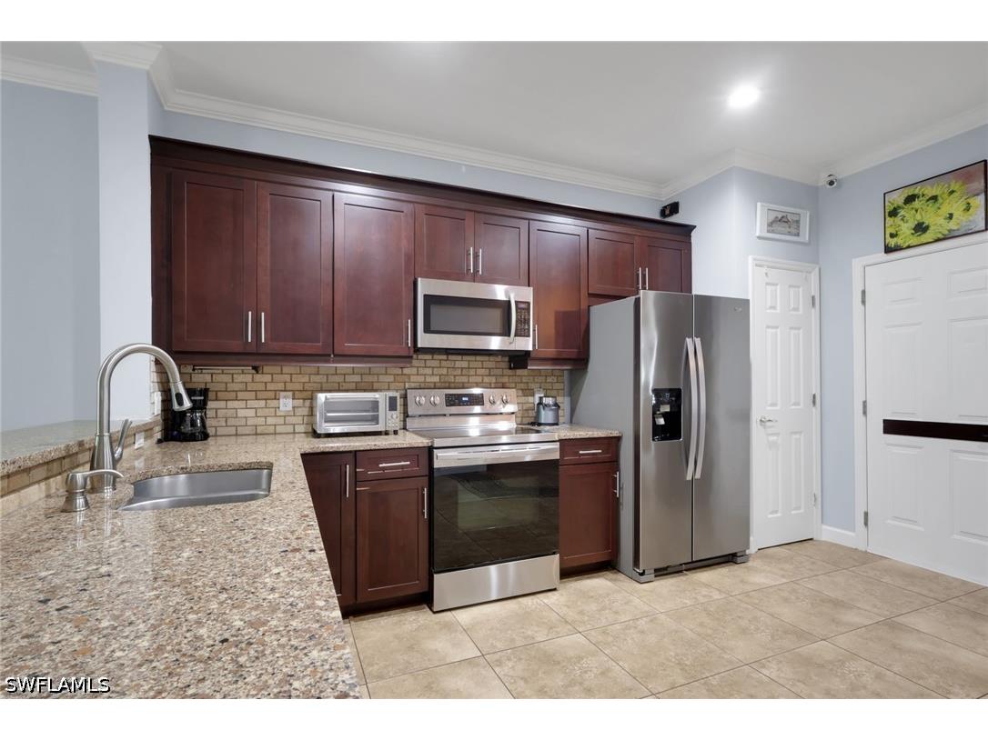 1289 Oxford Lane #228 Naples FL 34105 226014498 image3