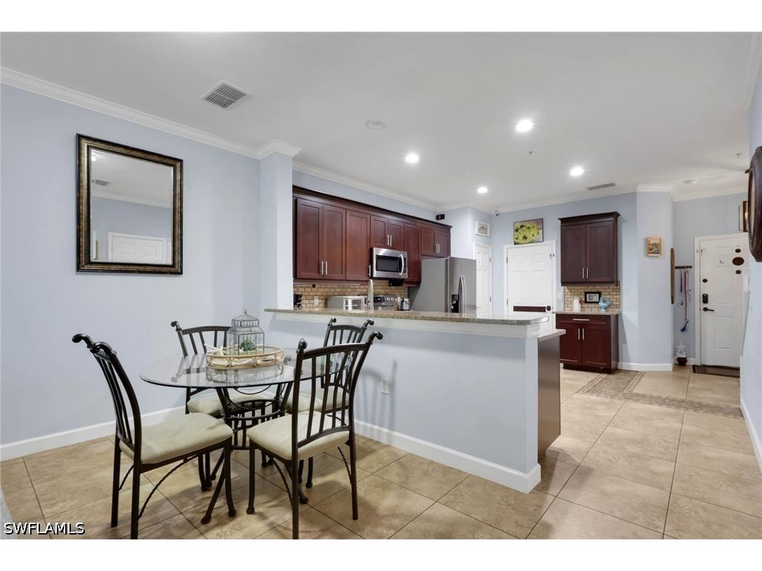 1289 Oxford Lane #228 Naples FL 34105 226014498 image5