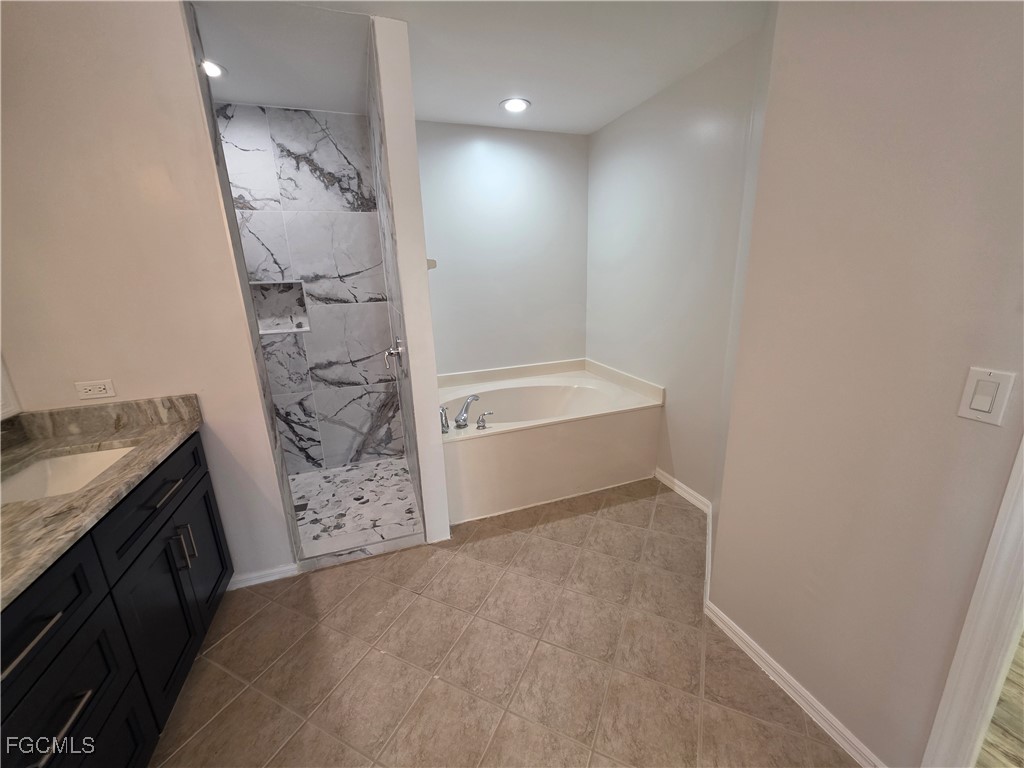 12899 Stone Tower Loop Fort Myers FL 33913 2025023051 image19