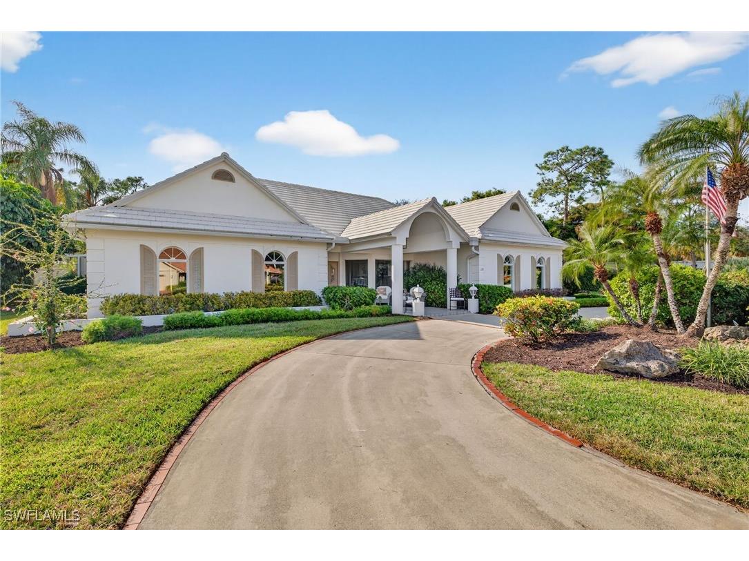 129 Edgemere Way S Naples FL 34105 226002082 image1