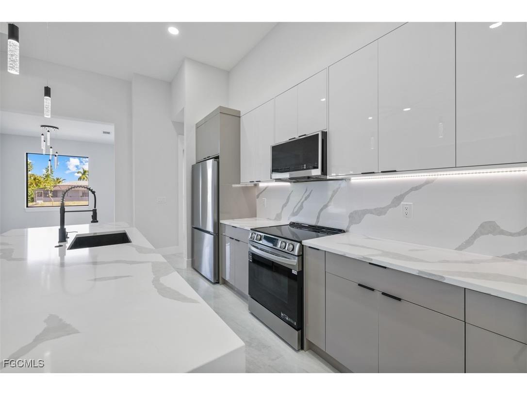 129 NE 12th Court Cape Coral FL 33909 2025020324 image8