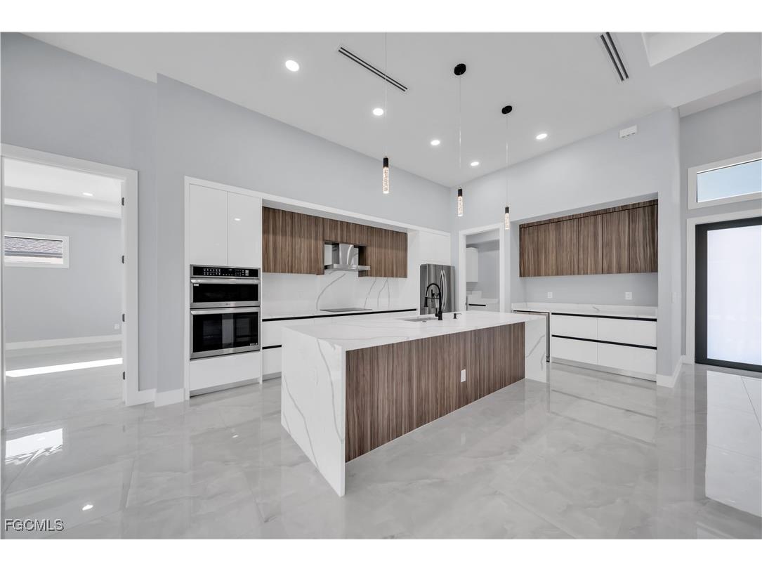 129 SW 33rd Place Cape Coral FL 33991 2025025231 image11