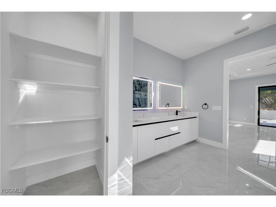 129 SW 33rd Place Cape Coral FL 33991 2025025231 image24