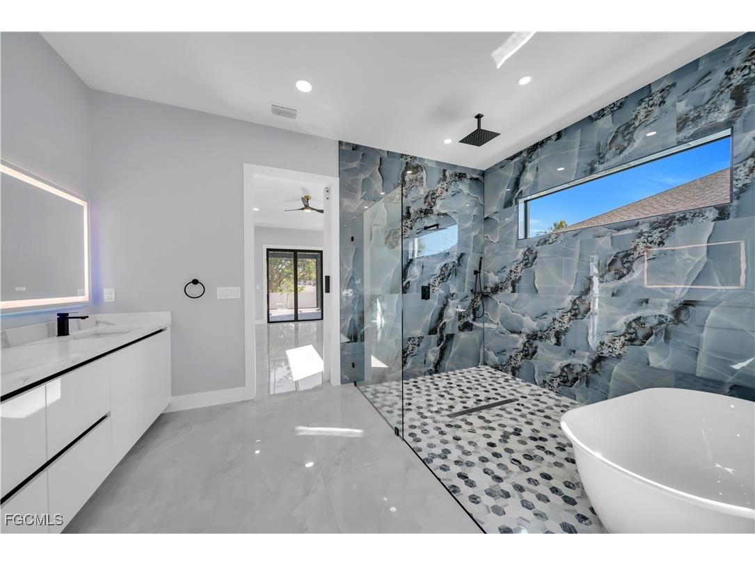 129 SW 33rd Place Cape Coral FL 33991 2025025231 image25