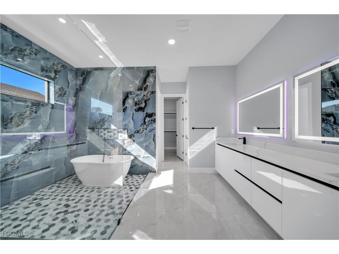 129 SW 33rd Place Cape Coral FL 33991 2025025231 image26