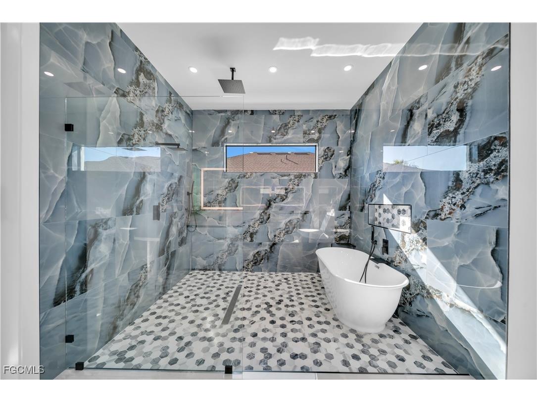 129 SW 33rd Place Cape Coral FL 33991 2025025231 image27