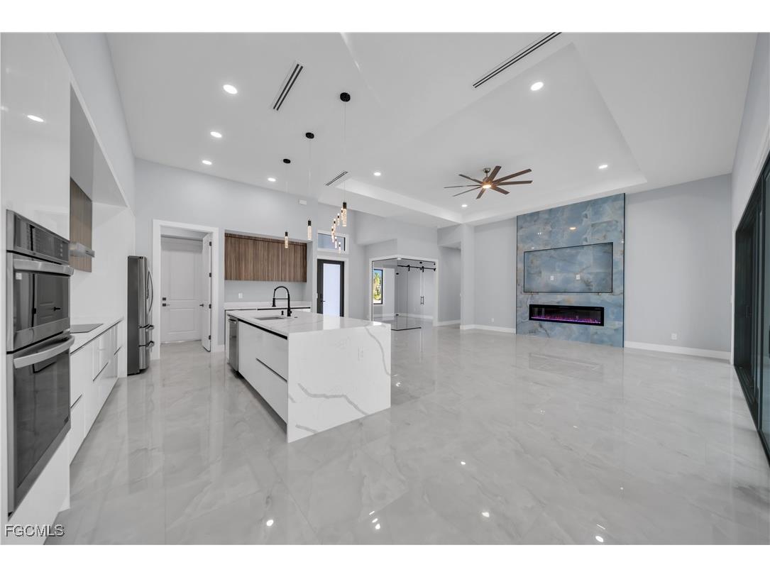 129 SW 33rd Place Cape Coral FL 33991 2025025231 image3