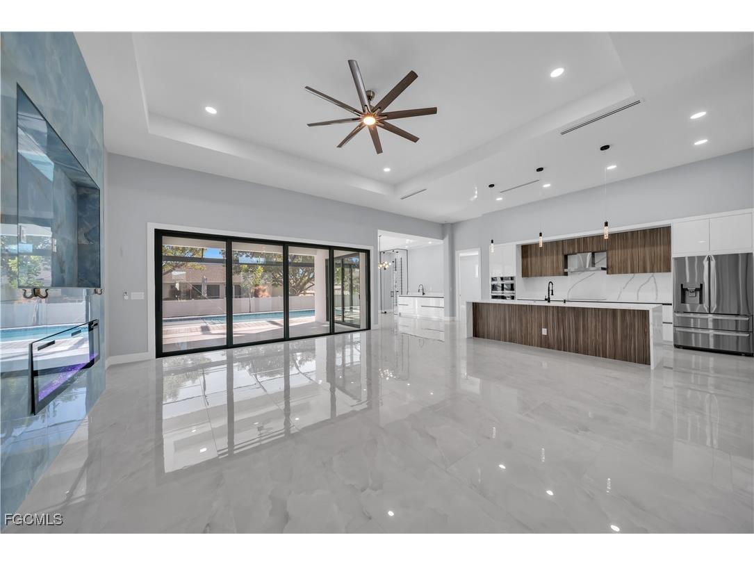 129 SW 33rd Place Cape Coral FL 33991 2025025231 image4