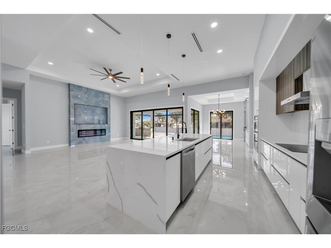 129 SW 33rd Place Cape Coral FL 33991 2025025231 image5