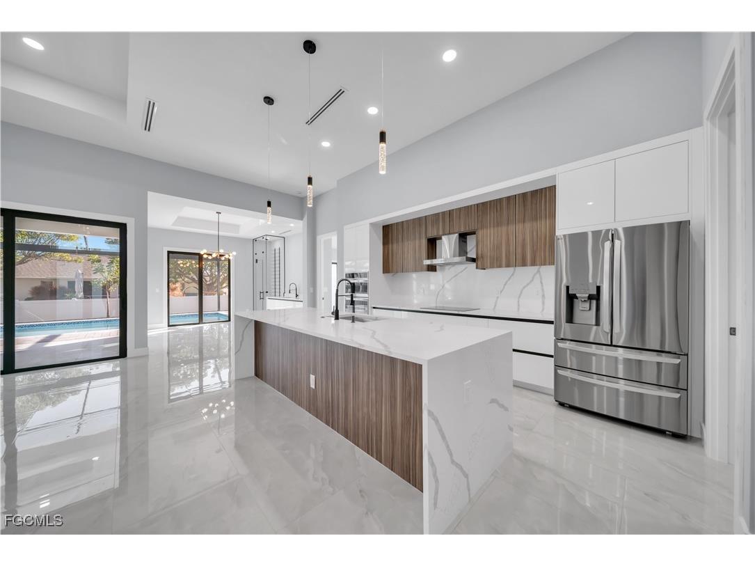 129 SW 33rd Place Cape Coral FL 33991 2025025231 image9