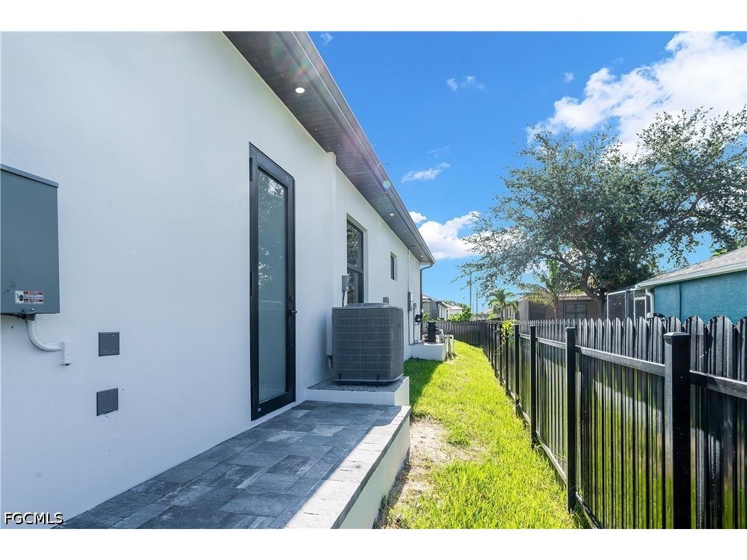 129 SW 34th Avenue Cape Coral FL 33991 2026027379 image48