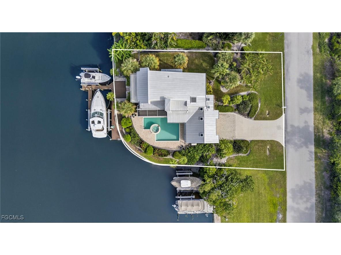 1290 Bay Drive Sanibel FL 33957 2025015299 image2