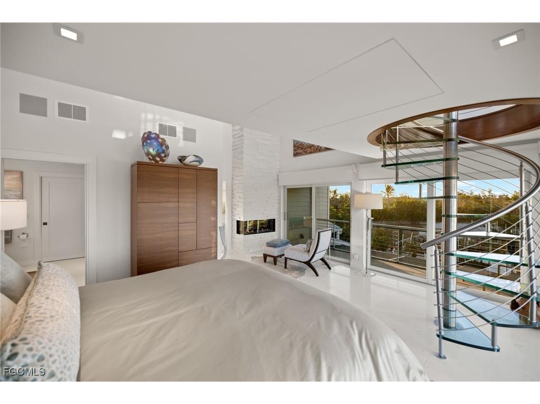 1290 Bay Drive Sanibel FL 33957 2025015299 image21