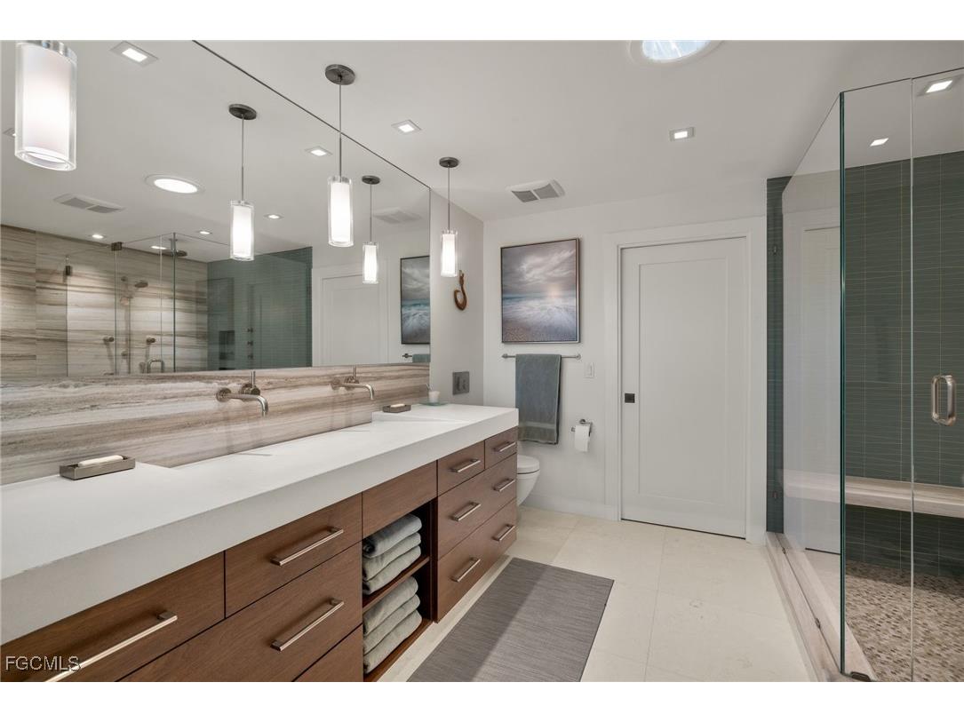 1290 Bay Drive Sanibel FL 33957 2025015299 image24