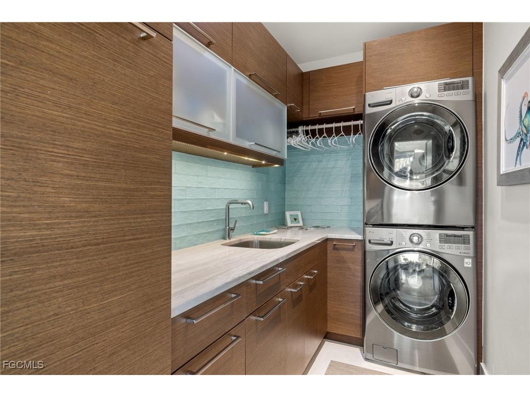 1290 Bay Drive Sanibel FL 33957 2025015299 image31