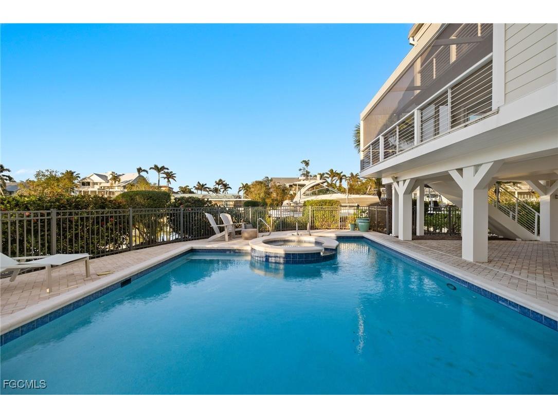 1290 Bay Drive Sanibel FL 33957 2025015299 image32