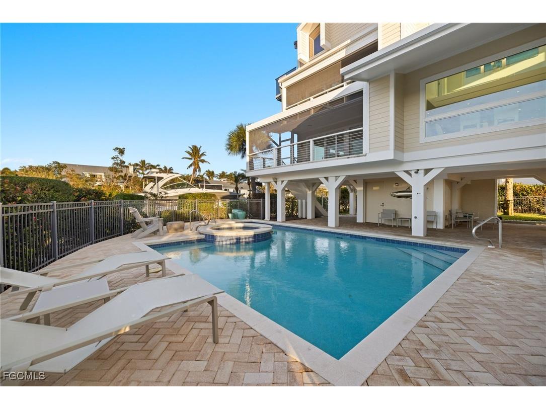 1290 Bay Drive Sanibel FL 33957 2025015299 image34