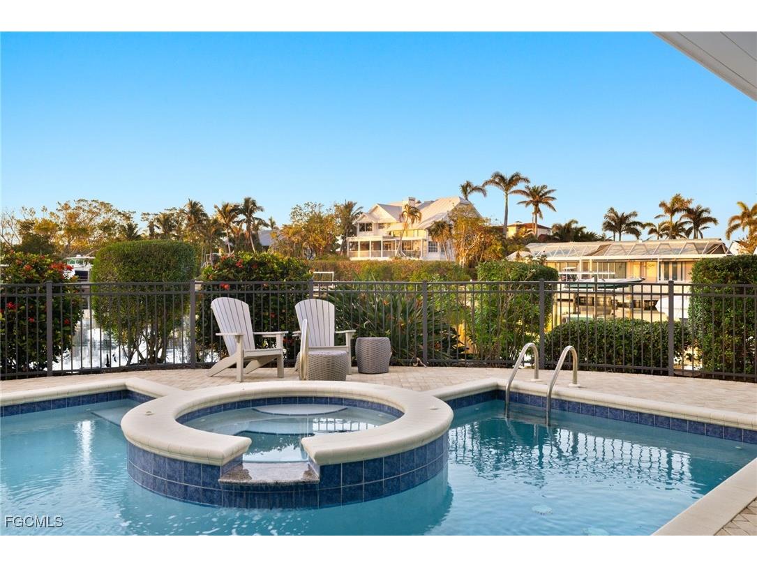1290 Bay Drive Sanibel FL 33957 2025015299 image37