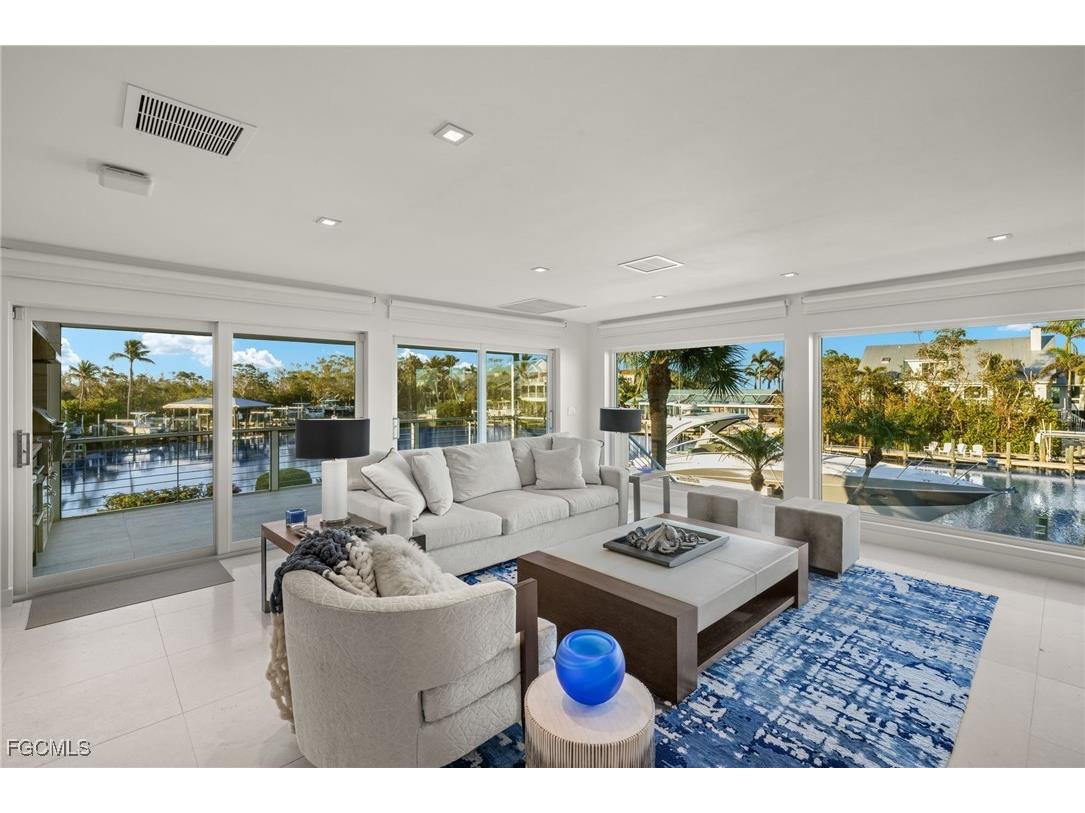 1290 Bay Drive Sanibel FL 33957 2025015299 image4