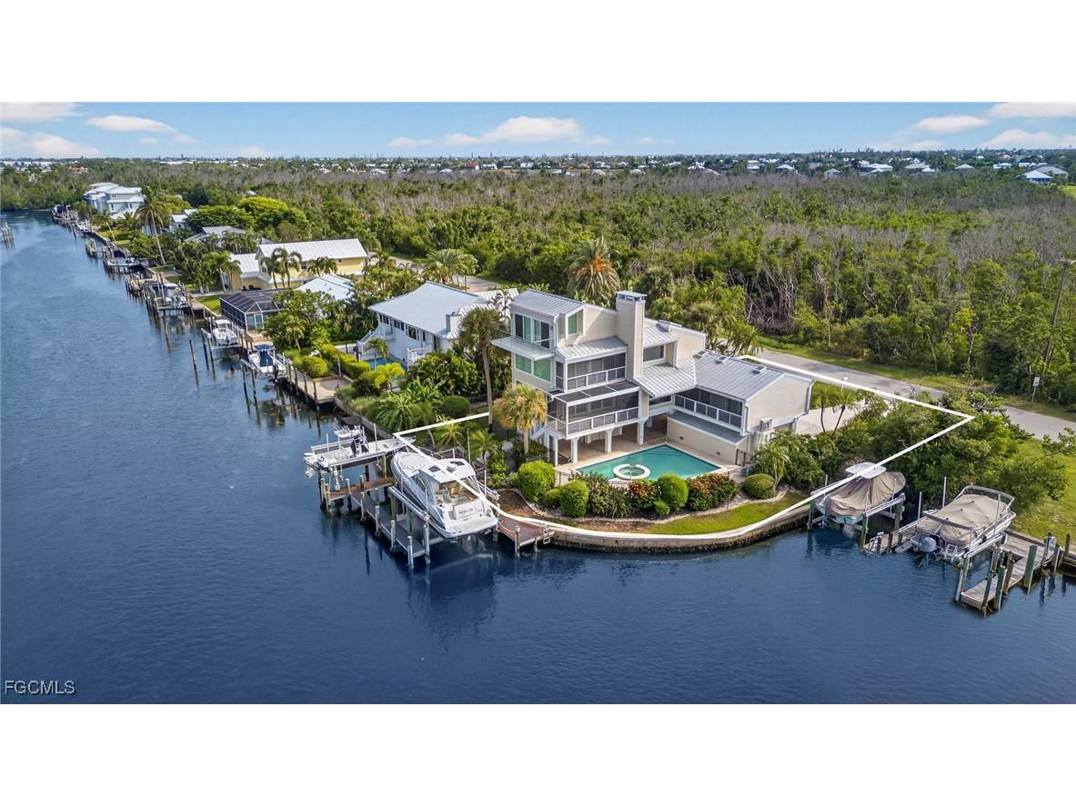 1290 Bay Drive Sanibel FL 33957 2025015299 image40