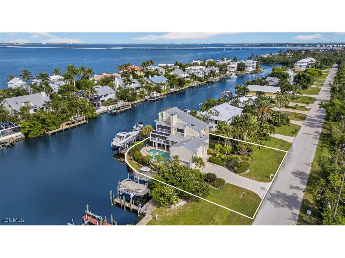 1290 Bay Drive Sanibel FL 33957 2025015299 image41