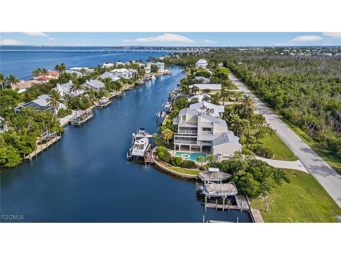 1290 Bay Drive Sanibel FL 33957 2025015299 image44
