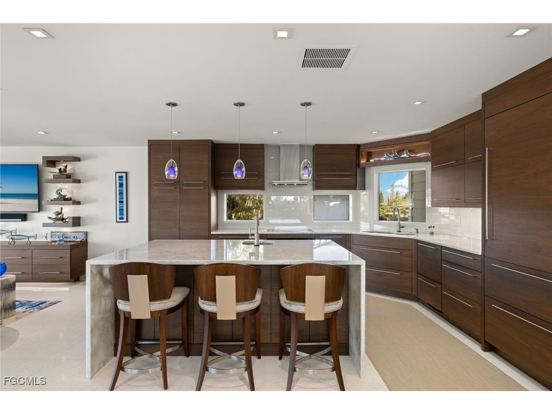 1290 Bay Drive Sanibel FL 33957 2025015299 image5