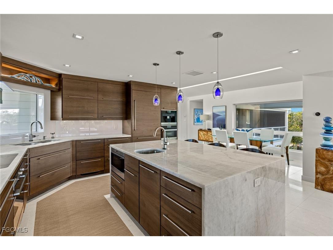 1290 Bay Drive Sanibel FL 33957 2025015299 image6