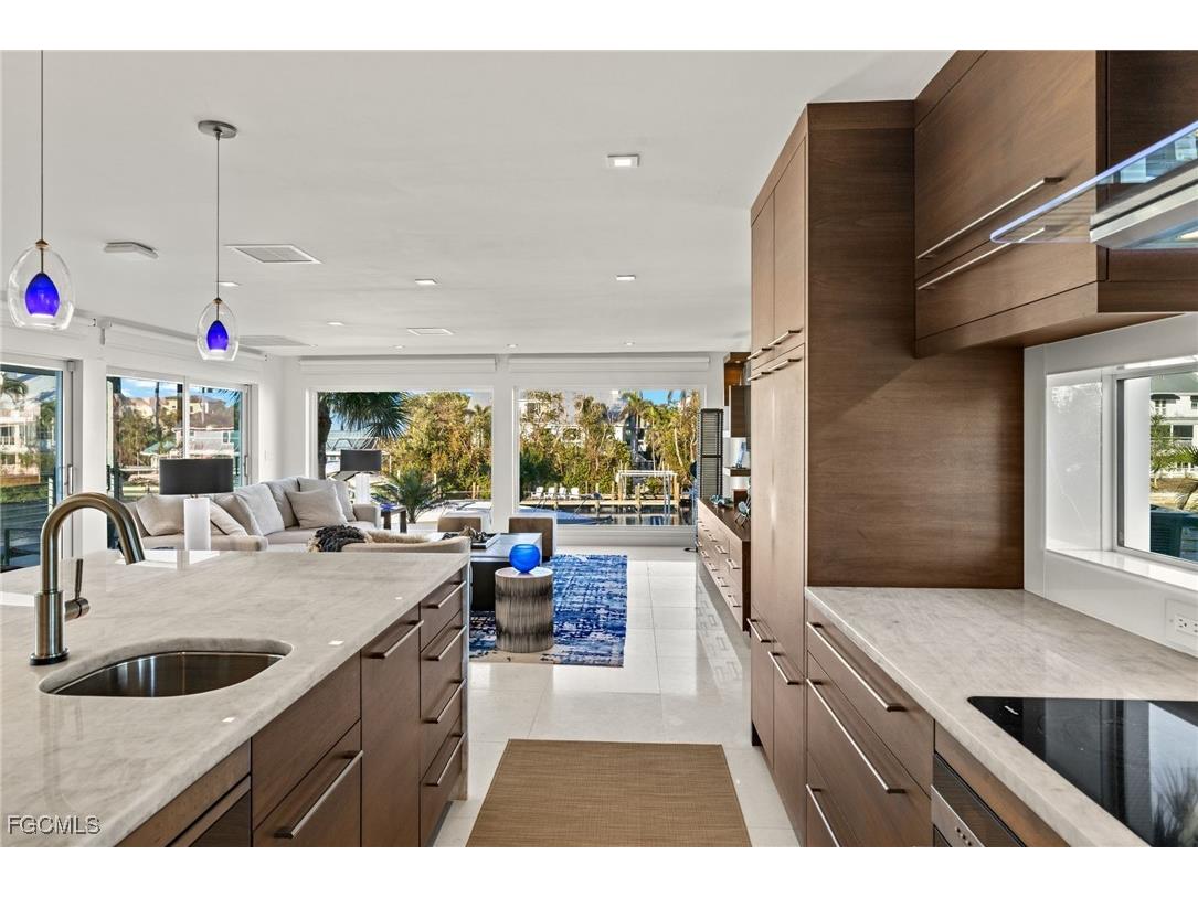 1290 Bay Drive Sanibel FL 33957 2025015299 image9