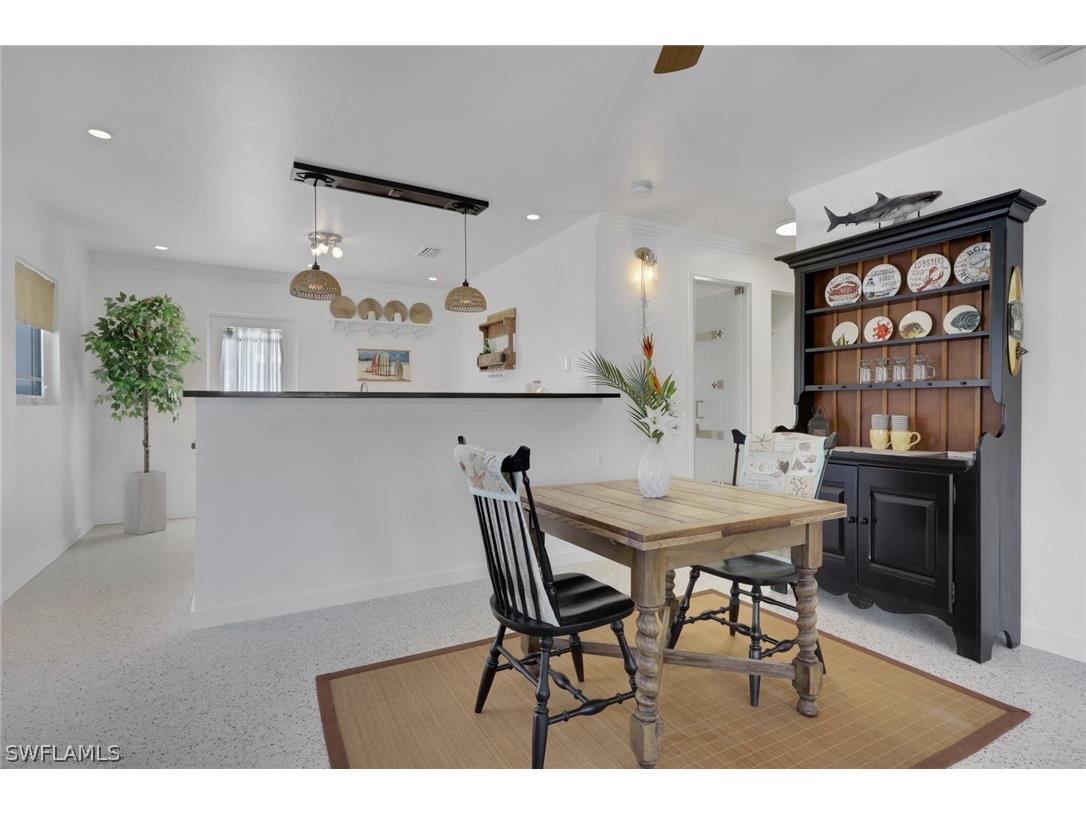 1290 Venetian Way Naples FL 34110 226010892 image10