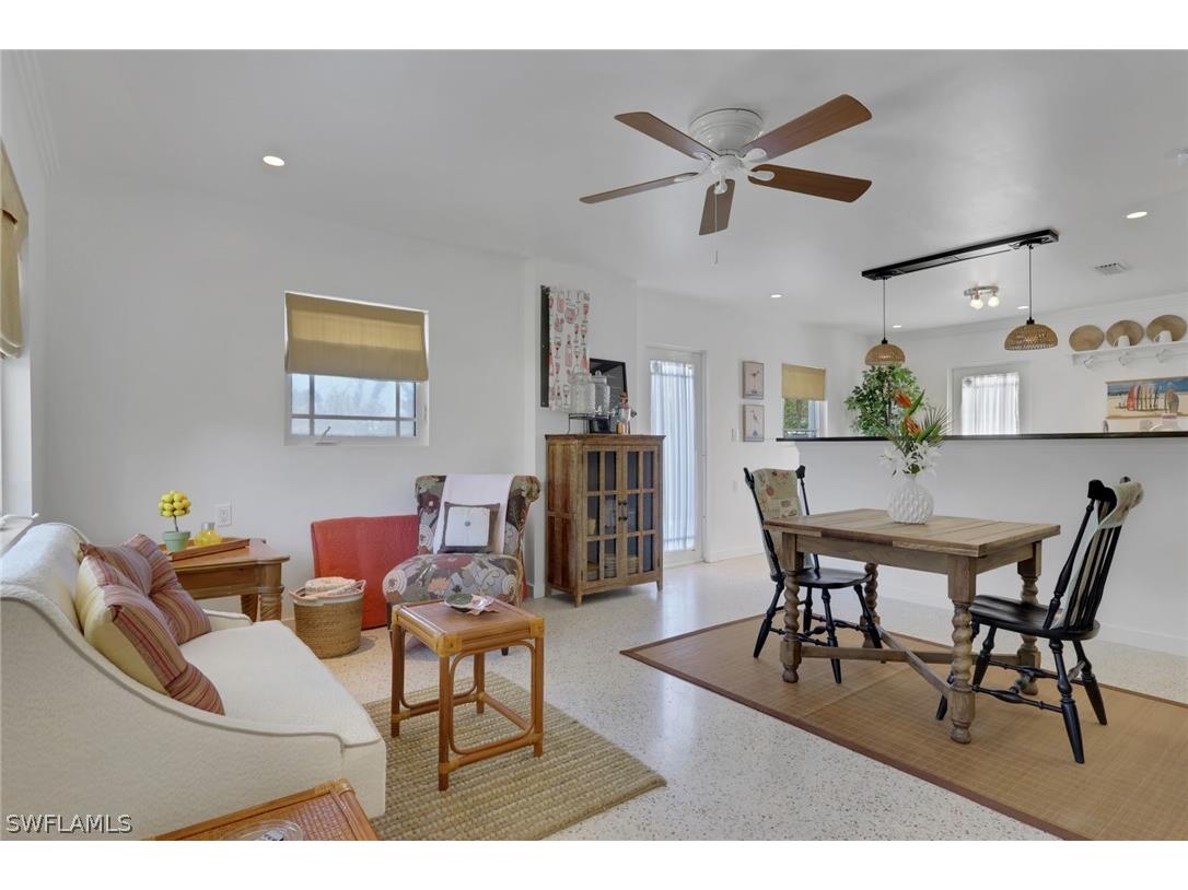 1290 Venetian Way Naples FL 34110 226010892 image11