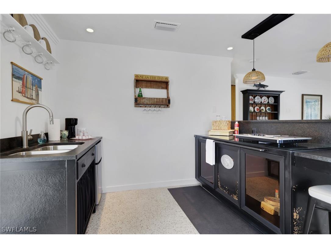 1290 Venetian Way Naples FL 34110 226010892 image16