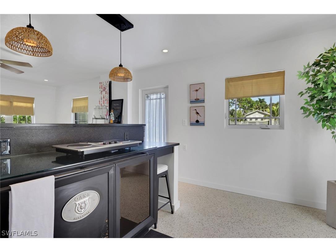 1290 Venetian Way Naples FL 34110 226010892 image18