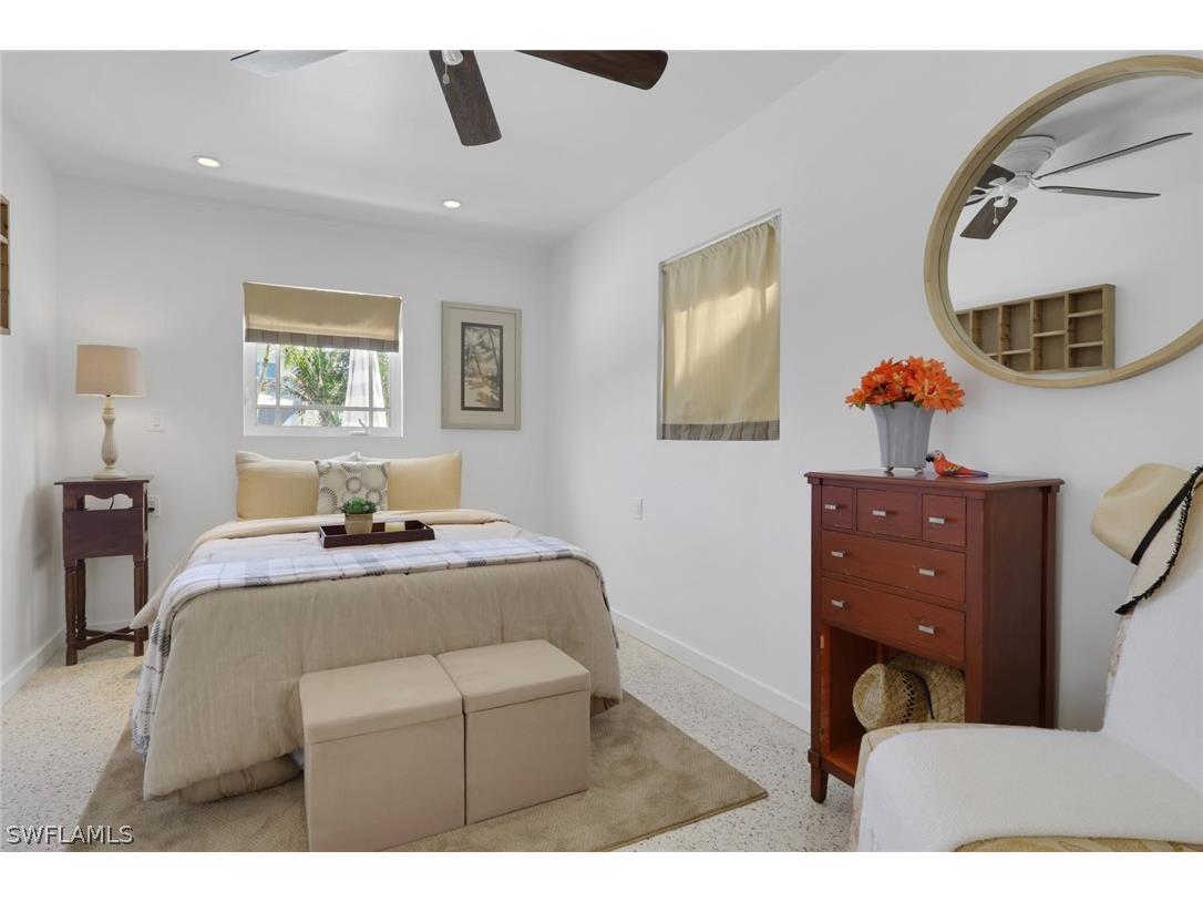 1290 Venetian Way Naples FL 34110 226010892 image20