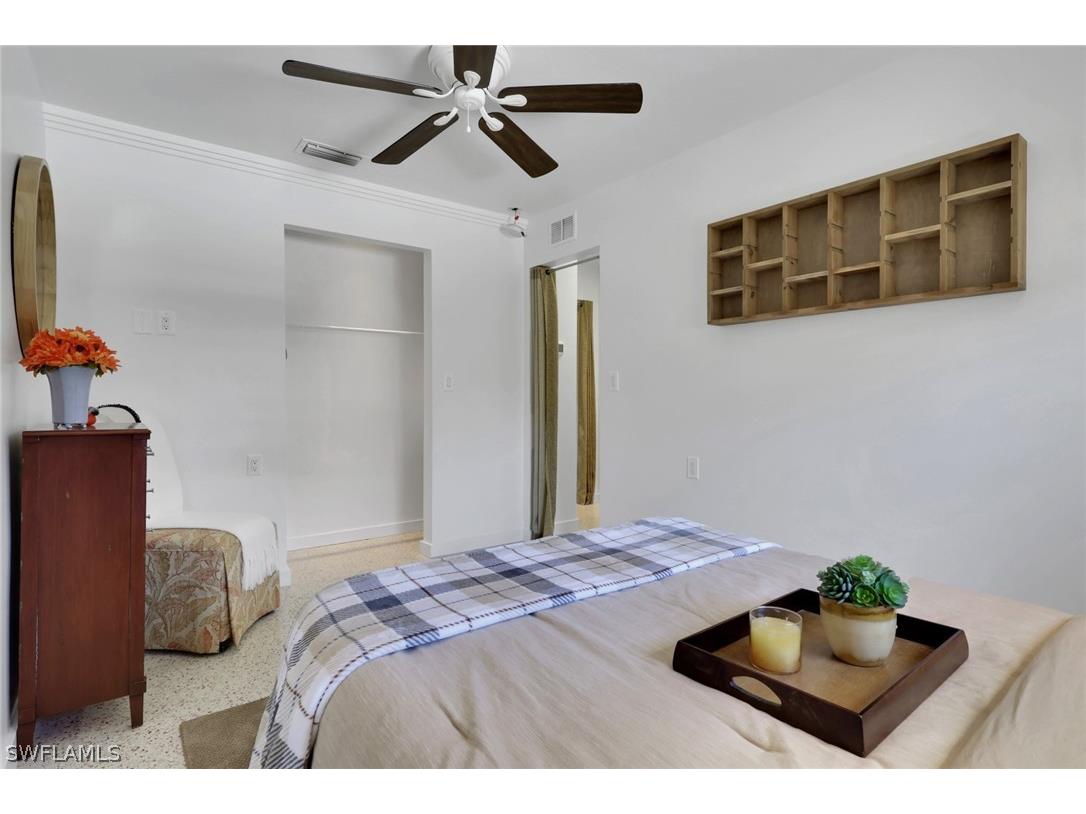 1290 Venetian Way Naples FL 34110 226010892 image21