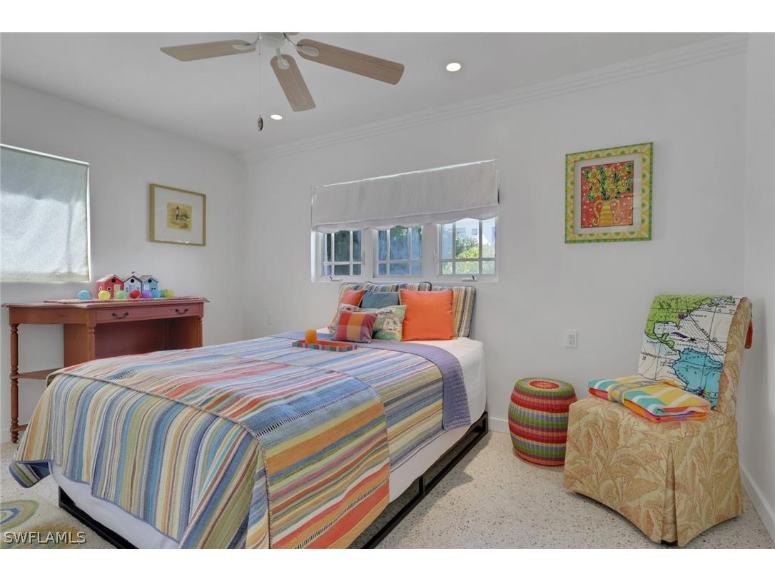 1290 Venetian Way Naples FL 34110 226010892 image22