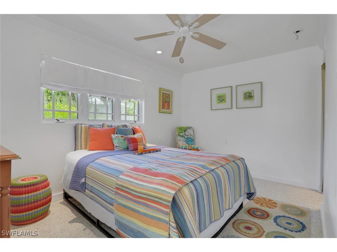 1290 Venetian Way Naples FL 34110 226010892 image24