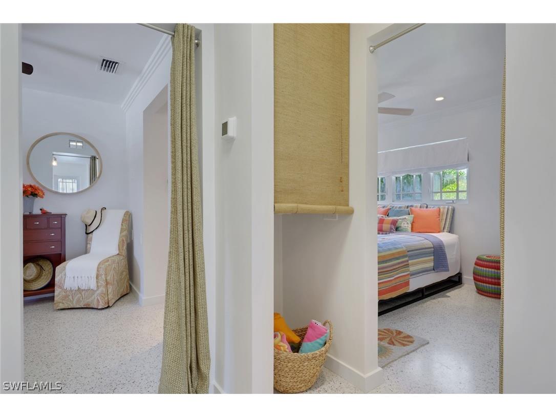 1290 Venetian Way Naples FL 34110 226010892 image26