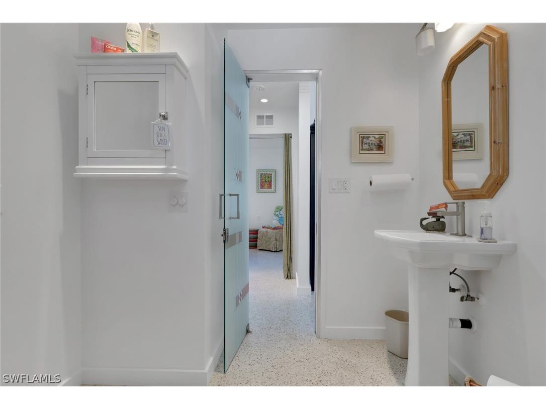 1290 Venetian Way Naples FL 34110 226010892 image29