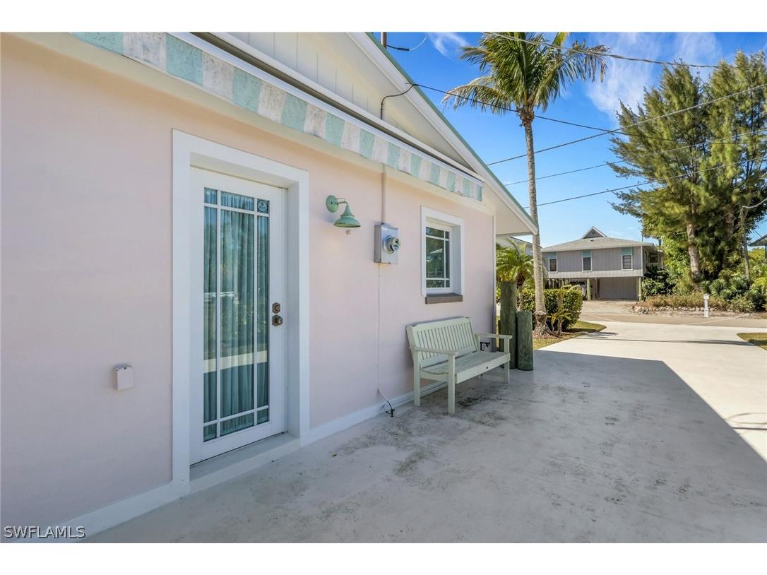 1290 Venetian Way Naples FL 34110 226010892 image33